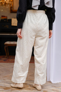 Brode Desenli Bel Bağlamalı Pantolon Krem