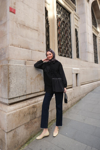 Brode Detay Yarım Taşlı Gömlek Siyah