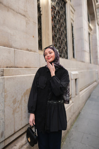 Brode Detay Yarım Taşlı Gömlek Siyah