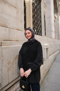 Brode Detay Yarım Taşlı Gömlek Siyah