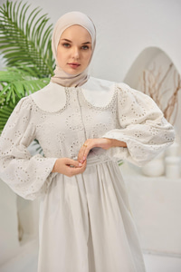 Brode Detaylı Bebe Yaka Elbise Beyaz