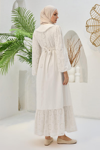 Brode Detaylı Bebe Yaka Elbise Beyaz