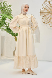 Brode Detaylı Bebe Yaka Elbise Krem