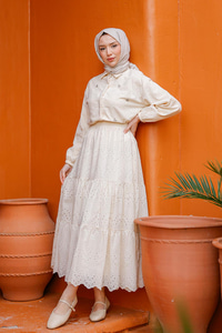 Brode Detaylı Taş İşlemeli İkili Takım  Krem