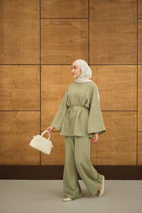 Brode Şerit Detaylı Takım Fıstık Yeşil