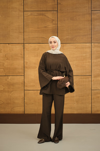 Brode Şerit Detaylı Takım Kahverengi