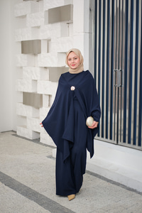 Bronş Detay Çıkarılabilir Pelerinli Takım Lacivert