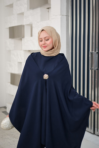 Bronş Detay Çıkarılabilir Pelerinli Takım Lacivert