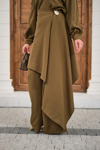 Bronş Detay Çıkarılabilir Pelerinli Takım Haki Yeşil