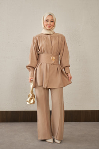 Broş Detay Gizli Düğmeli Takım Vizon