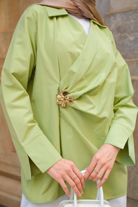 Broş Detay Poplin Gömlek Fıstık Yeşil