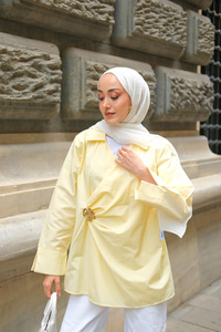 Broş Detay Poplin Gömlek Sarı