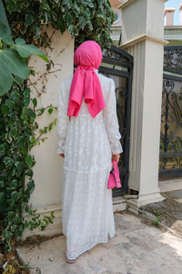 Bürümcük Detaylı Yaka Bağlamalı Elbise Beyaz