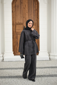 Büzgü Detay Bel Bağlamalı Takım Antrasit