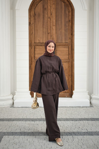 Büzgü Detay Bel Bağlamalı Takım Kahverengi