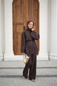 Büzgü Detay Bel Bağlamalı Takım Kahverengi