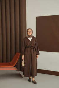 Büzgü Detay Elbise Kahverengi