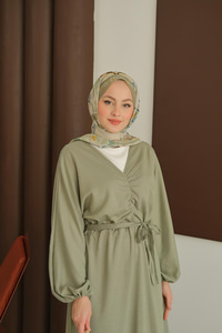 Büzgü Detay Elbise Yeşil