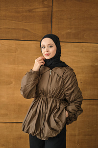 Büzgü Detay Paraşüt Ceket Kahverengi