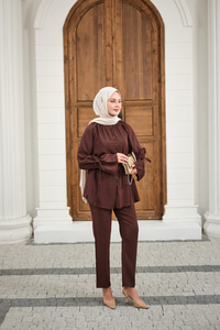 Büzgü Detay Takım Kahverengi