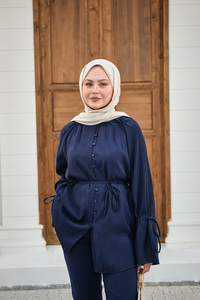 Büzgü Detay Takım Lacivert