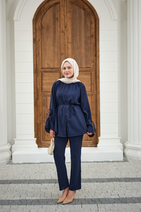Büzgü Detay Takım Lacivert
