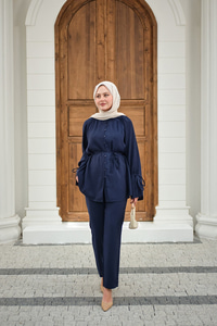 Büzgü Detay Takım Lacivert