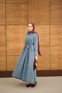 Büzgü Detay Yarım Düğmeli Bel Bağlamalı Kot Elbise Buz Mavi