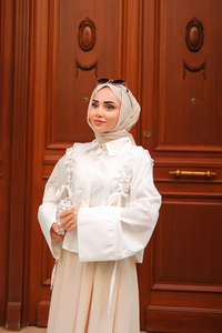 Büzgü Detaylı Gömlek Beyaz