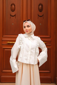 Büzgü Detaylı Gömlek Beyaz