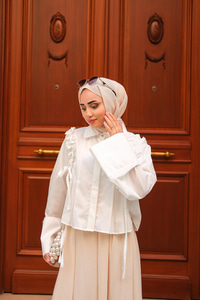 Büzgü Detaylı Gömlek Beyaz