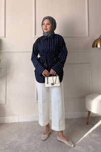 Büzgülü Bel Bağlamalı Çizgili Gömlek Lacivert