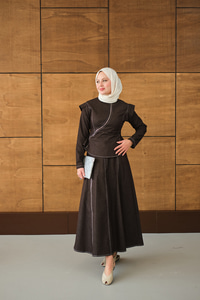 Çarpraz Fermuar Detaylı Dikiş Detay Etekli Takım Kahverengi