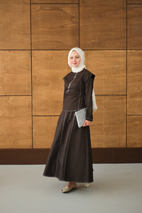 Çarpraz Fermuar Detaylı Dikiş Detay Etekli Takım Kahverengi