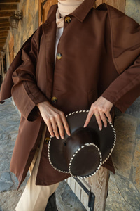 Cep Detay Pelerinli Ceket Kahverengi