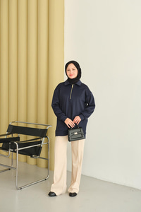 Cep Ve Yaka Detay Yarım Fermuarlı Sweat Lacivert