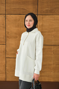 Cep Ve Yaka Detay Yarım Fermuarlı Sweat Beyaz