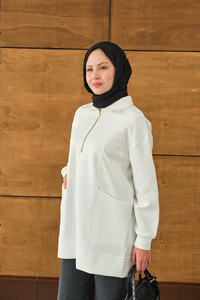 Cep Ve Yaka Detay Yarım Fermuarlı Sweat Beyaz