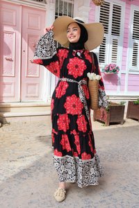 Çiçek Baskılı Elbise Siyah