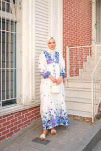 Çicek Desenli Elbise Mavi