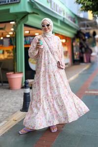 Çicek Desenli Elbise Pudra