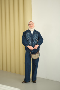 Çiçek Güpür Detay Takım Lacivert