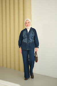 Çiçek Güpür Detay Takım Lacivert