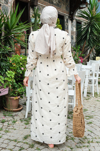 Çiçek Nakış Detay Elbise Krem