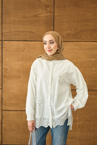 Çiçek Taş İşleme Detay Brode Ve İnci Detaylı Gömlek Beyaz