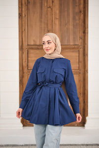 Çift Cep Detay Gizli Düğmeli Bel Bağlamalı Gömlek Lacivert