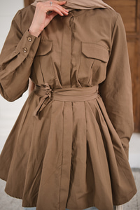 Çift Cep Detay Gizli Düğmeli Bel Bağlamalı Gömlek Kahverengi