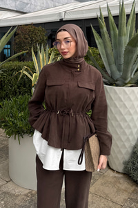 Çift Cep Detaylı Gizli Düğmeli Parçalı Takım Kahverengi