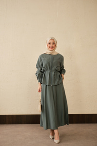 Çift Cep Görünümlü Bel Bağlamalı Etekli Takım Yeşil