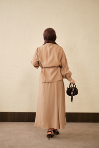 Çift Cep Görünümlü Bel Bağlamalı Etekli Takım Vizon